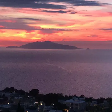 Monte Solaro Oda ve Kahvaltı 4*