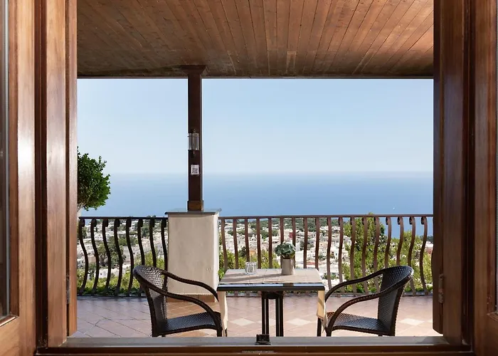 Nocleg ze śniadaniem Monte Solaro 4*