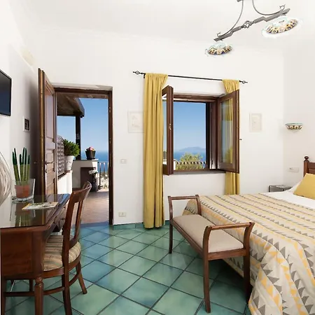 Monte Solaro לינה וארוחת בוקר